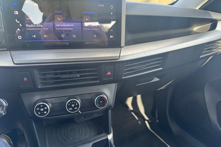 Sort Opel Frontera fra 2025
