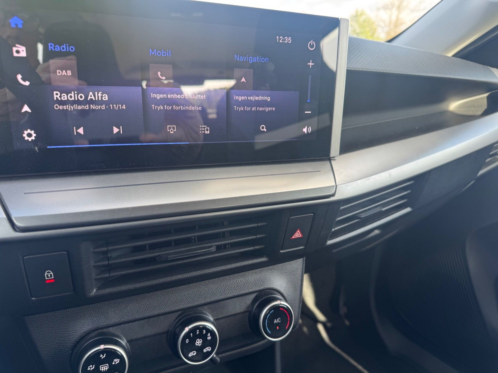 Sort Opel Frontera fra 2025