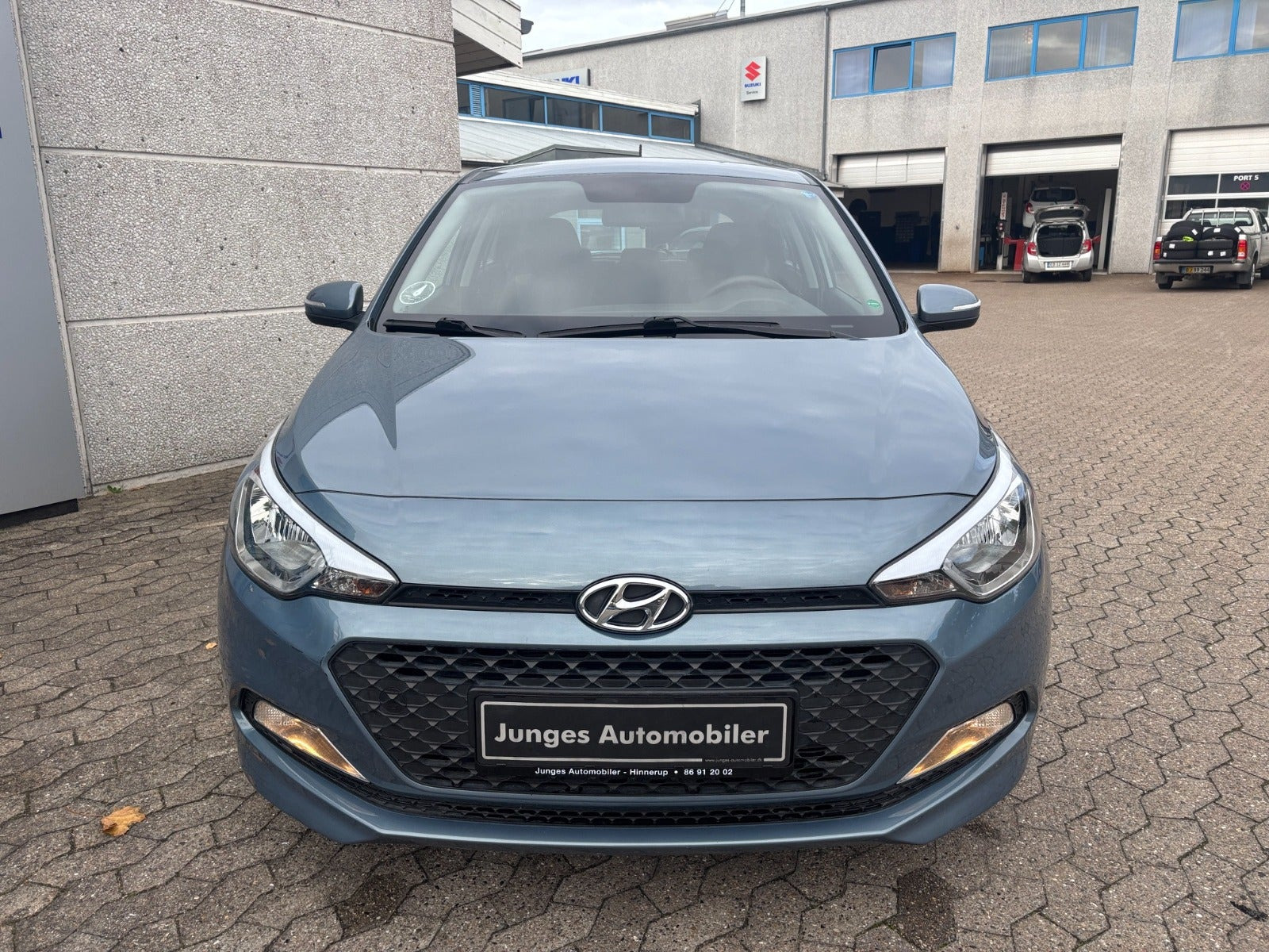 Blå Hyundai i20 fra 2017