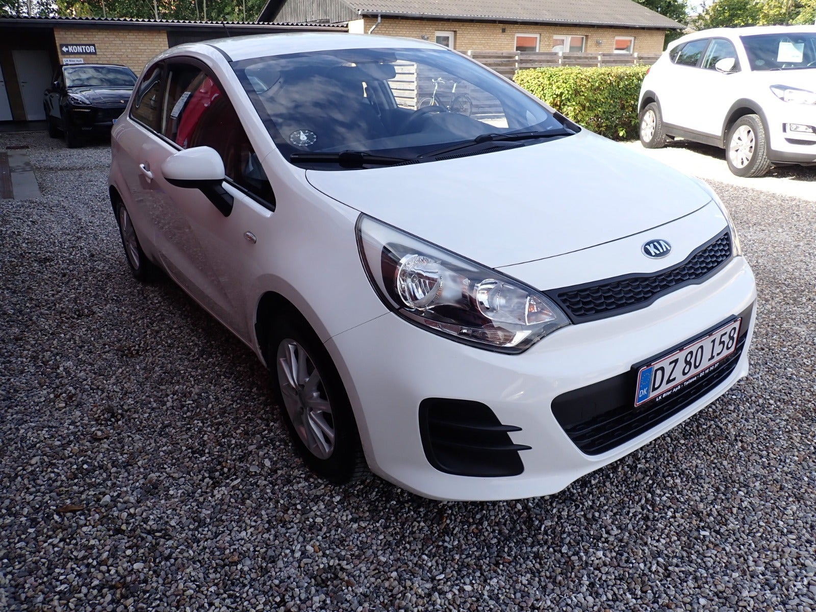 Hvid Kia Rio fra 2015