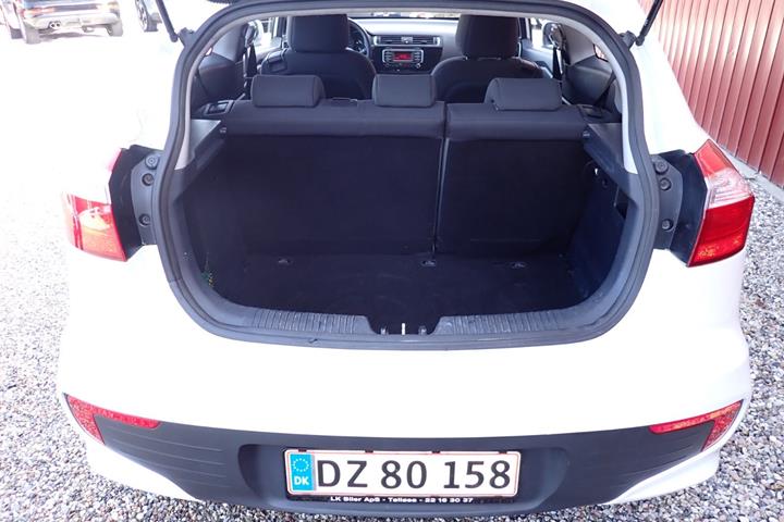 Hvid Kia Rio fra 2015