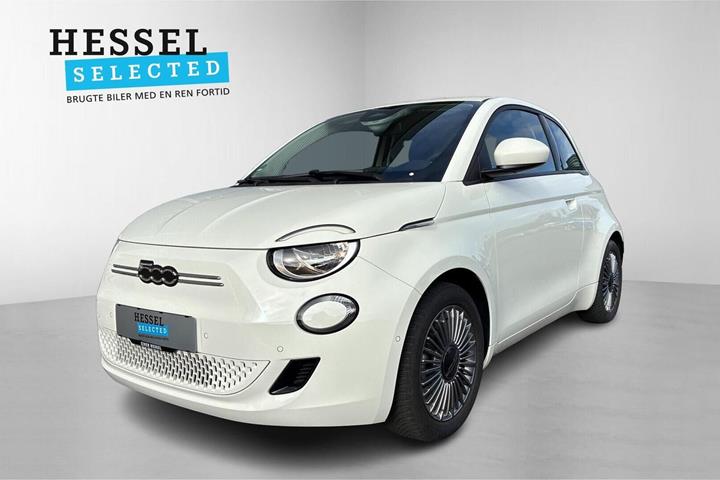Hvid Fiat 500e fra 2024