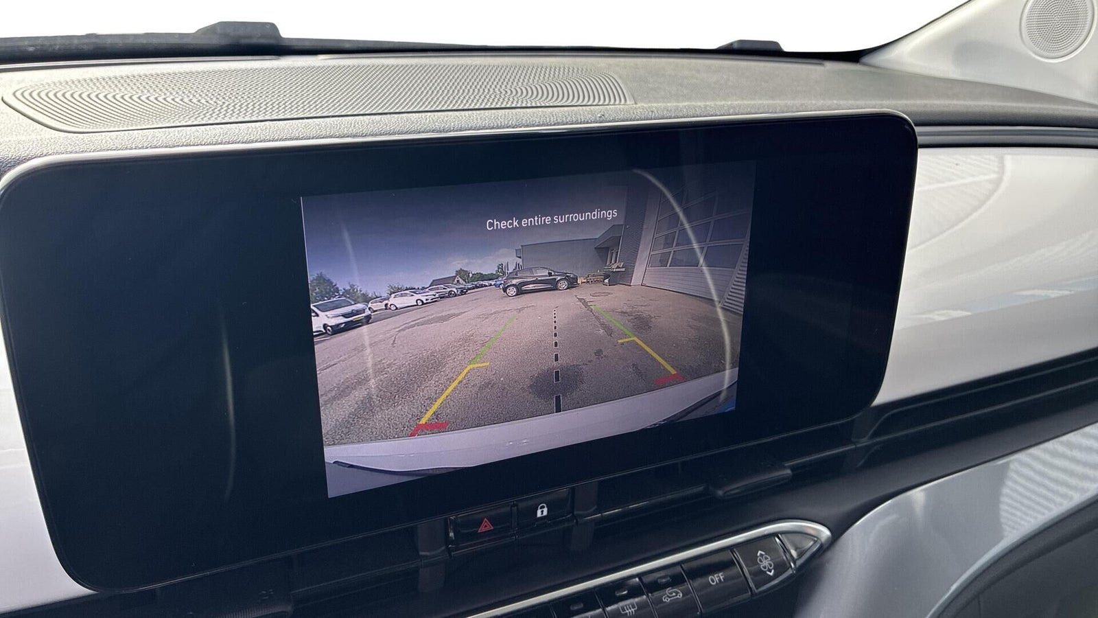 Hvid Fiat 500e fra 2024