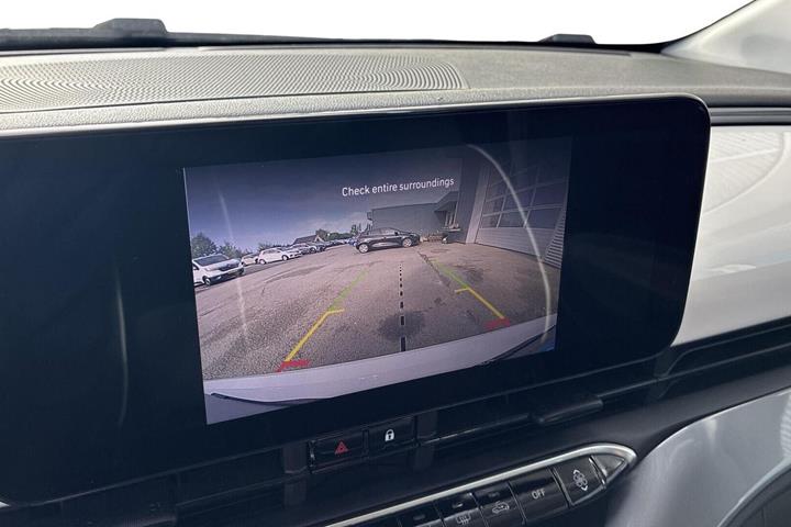 Hvid Fiat 500e fra 2024