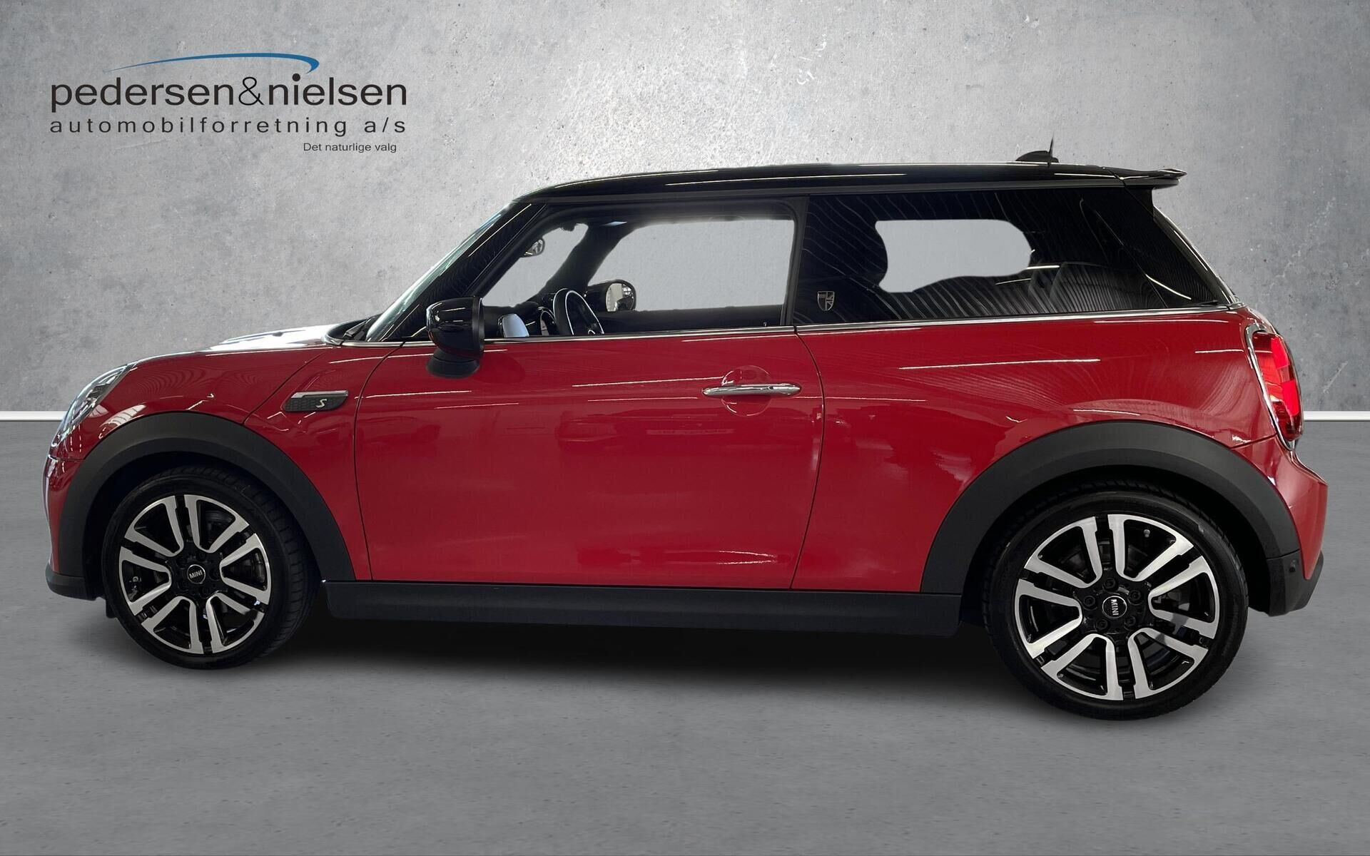 Rød Mini Cooper fra 2021