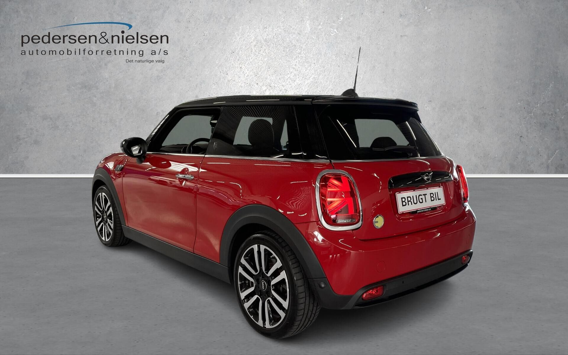 Rød Mini Cooper fra 2021