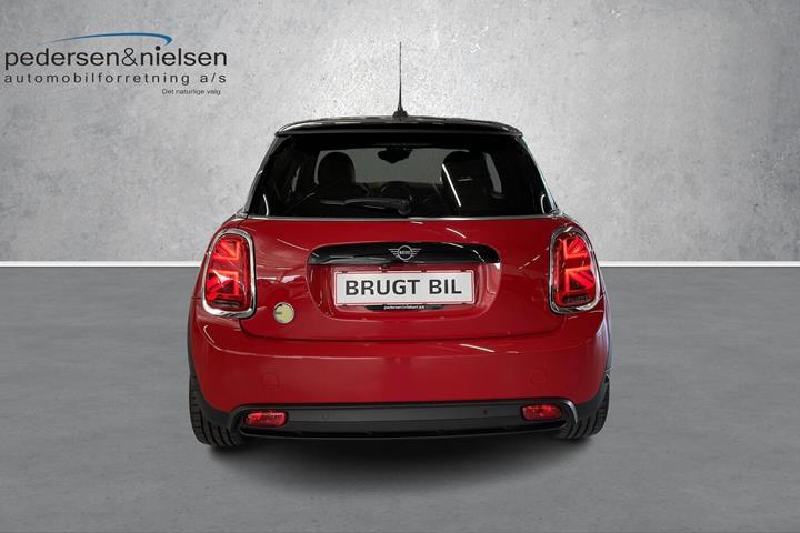 Rød Mini Cooper fra 2021