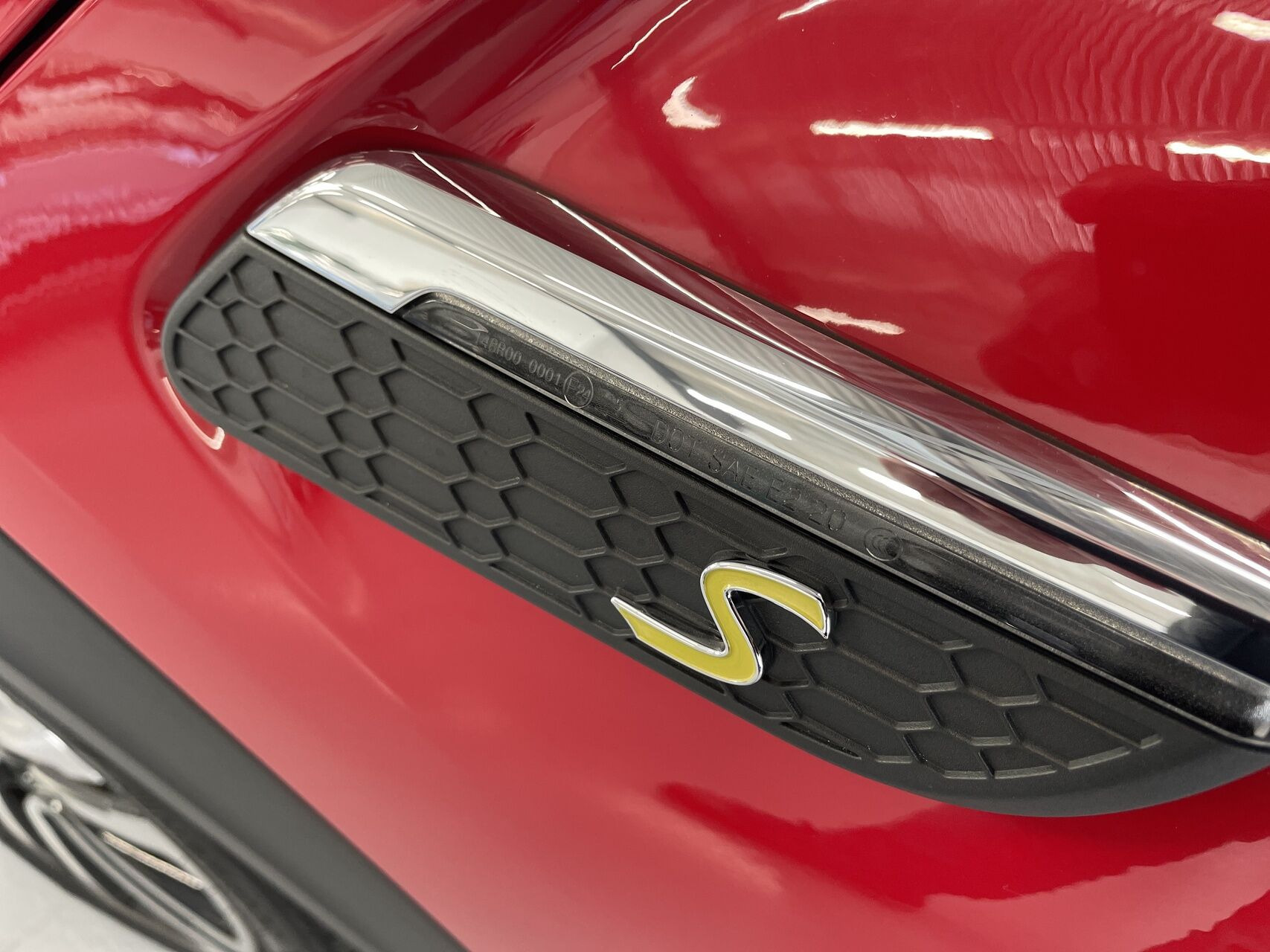 Rød Mini Cooper fra 2021