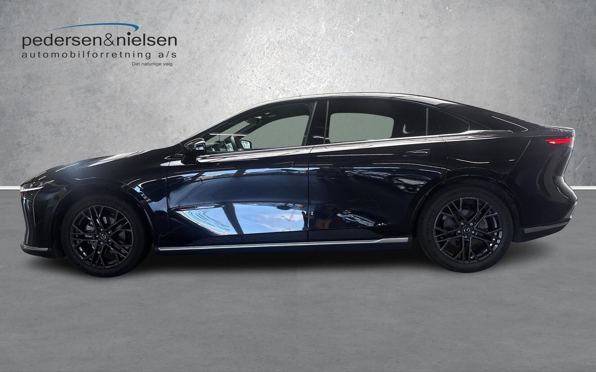 Sort Mazda 6e fra 2025