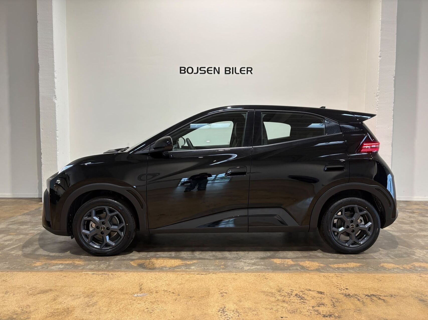 Sort BYD Dolphin Surf fra 2025
