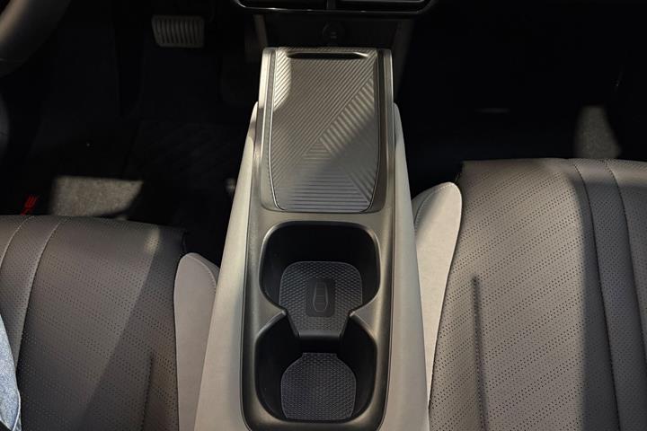 Sort BYD Dolphin Surf fra 2025