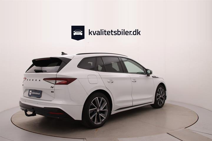 Hvid Skoda Enyaq fra 2021