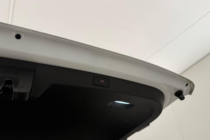 Hvid Skoda Enyaq fra 2021