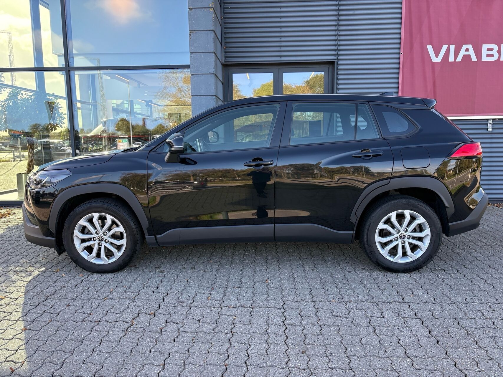 Sort Toyota Corolla Cross fra 2022