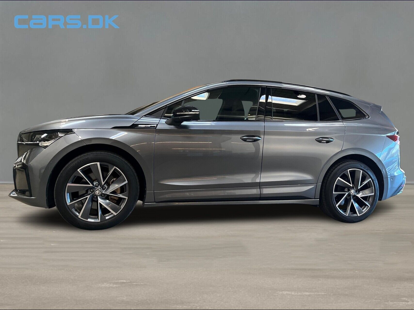 Grå Skoda Enyaq fra 2024