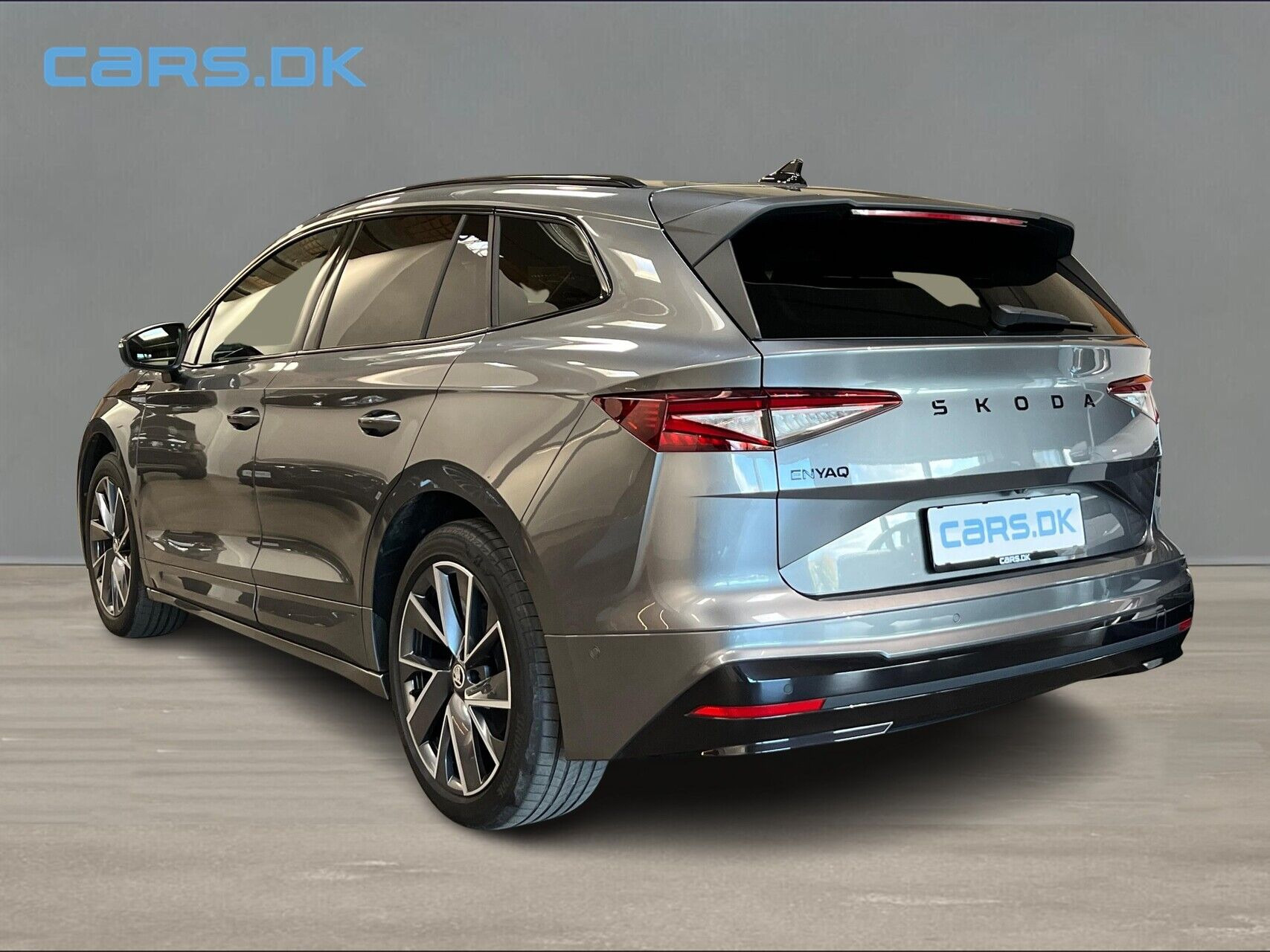 Grå Skoda Enyaq fra 2024