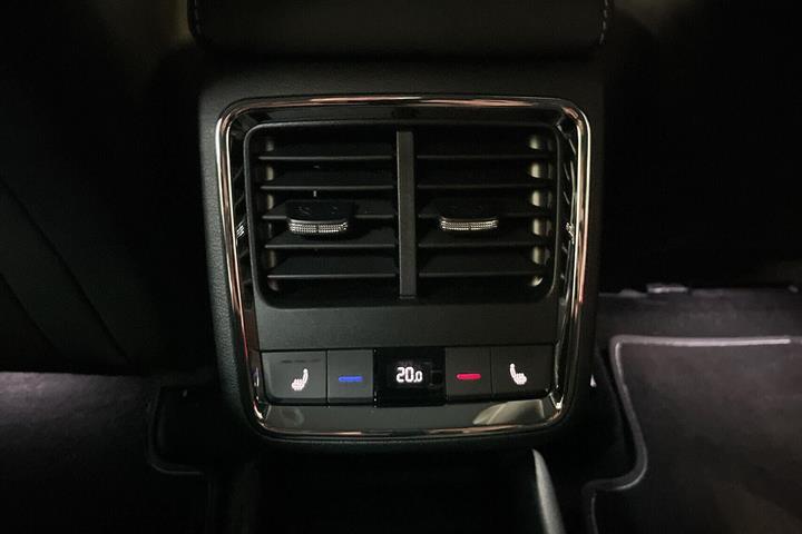 Grå Skoda Enyaq fra 2024