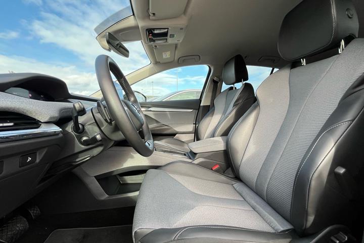 Sort Skoda Enyaq fra 2025