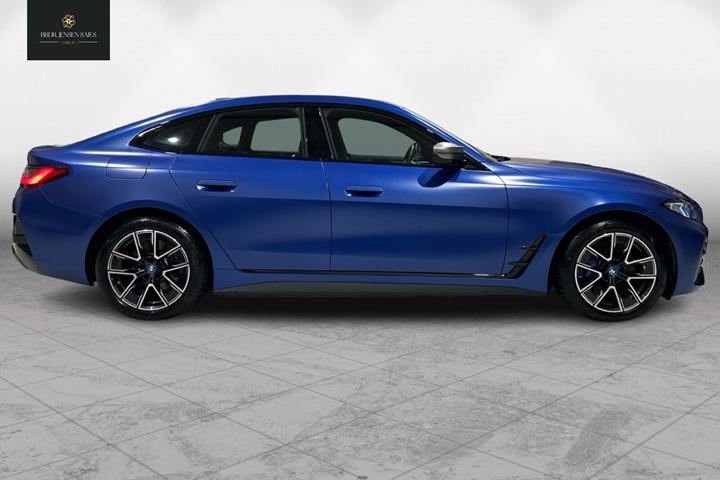 Blå BMW i4 fra 2022