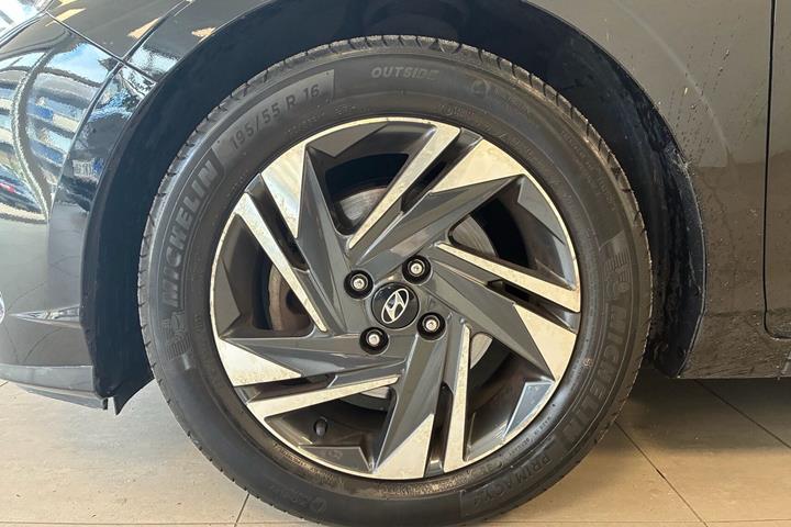 Sort Hyundai i20 fra 2022