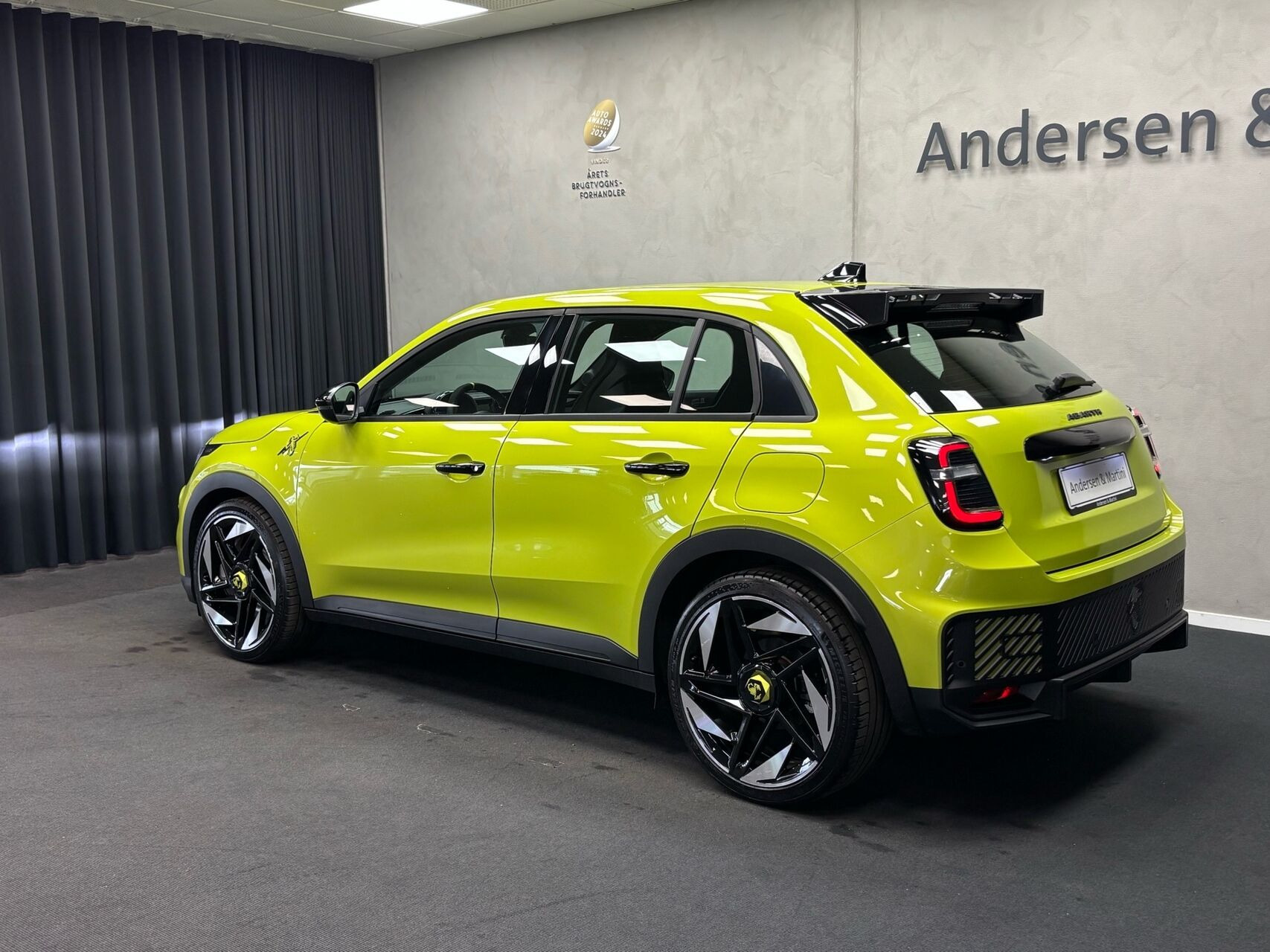 Grøn Abarth 600e fra 2025