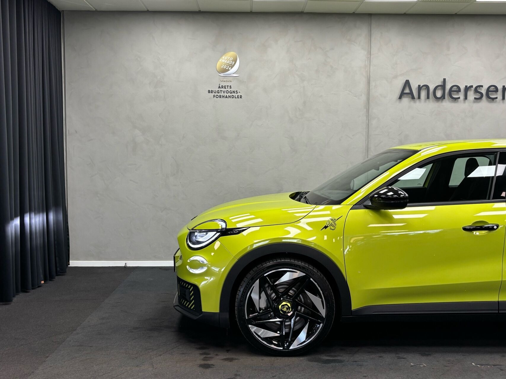 Grøn Abarth 600e fra 2025