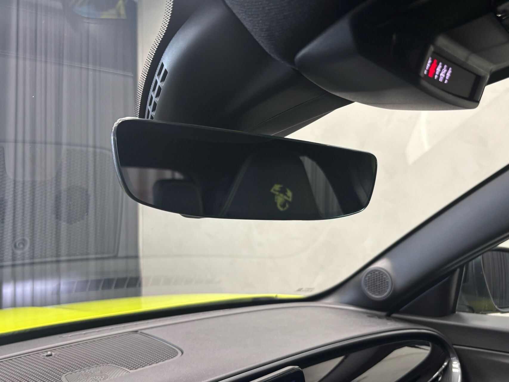 Grøn Abarth 600e fra 2025