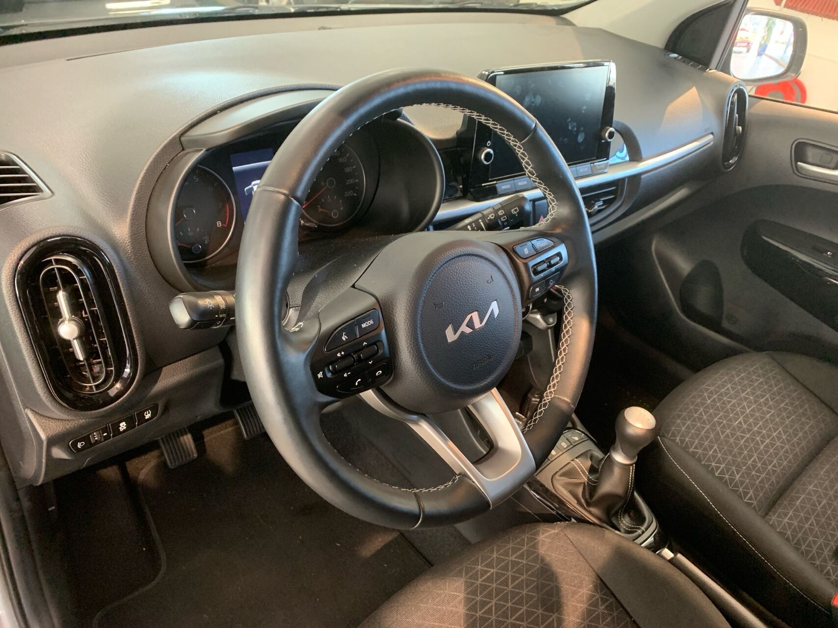 Grå Kia Picanto fra 2024
