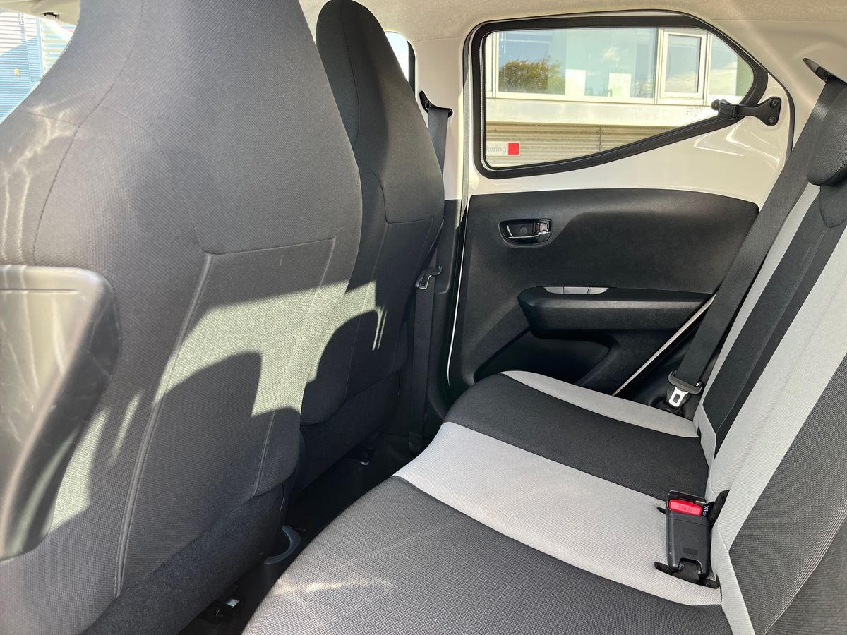 Hvid Toyota Aygo fra 2016
