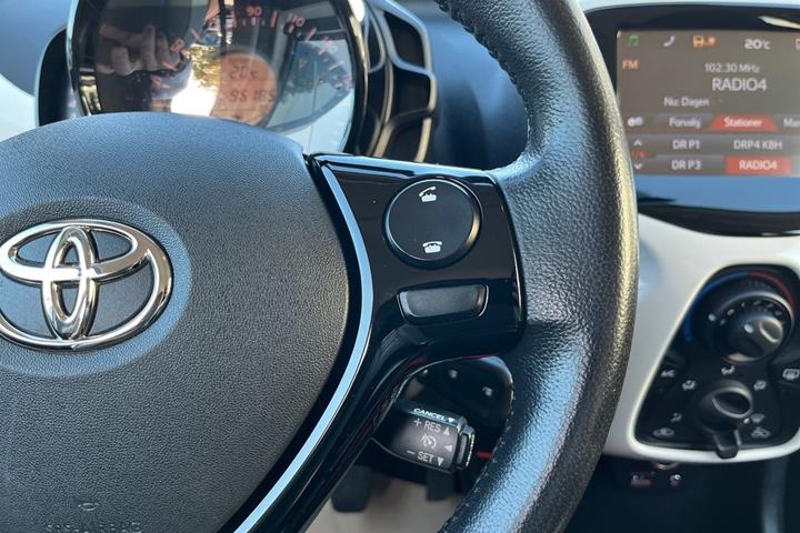 Hvid Toyota Aygo fra 2016
