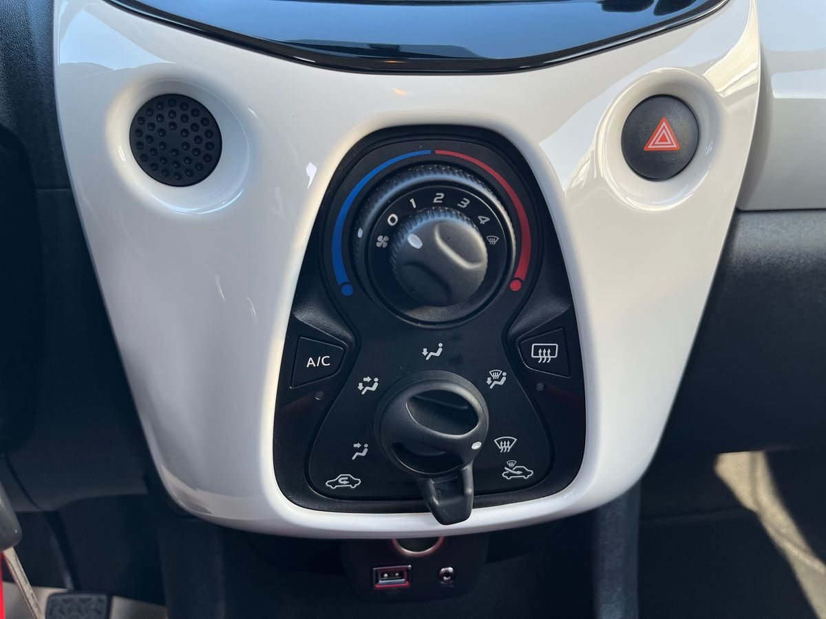 Hvid Toyota Aygo fra 2016