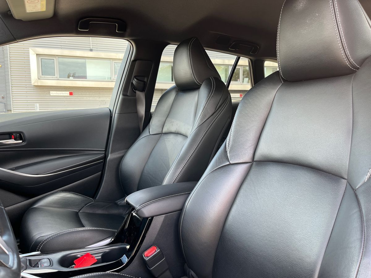 Hvid Toyota Corolla fra 2019