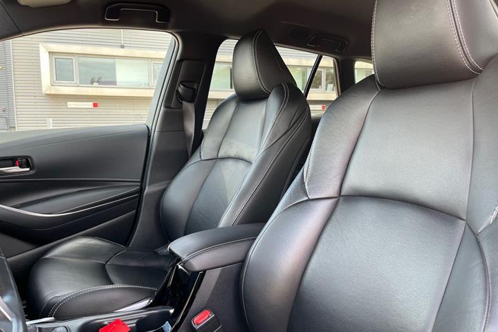 Hvid Toyota Corolla fra 2019