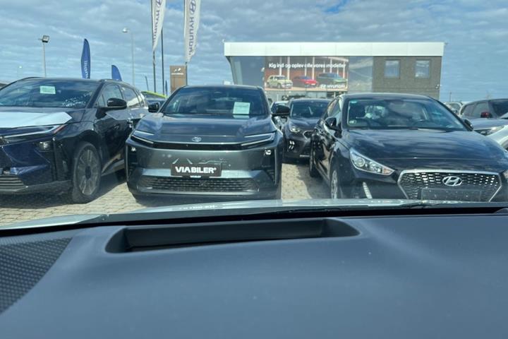 Hvid Toyota Corolla fra 2019