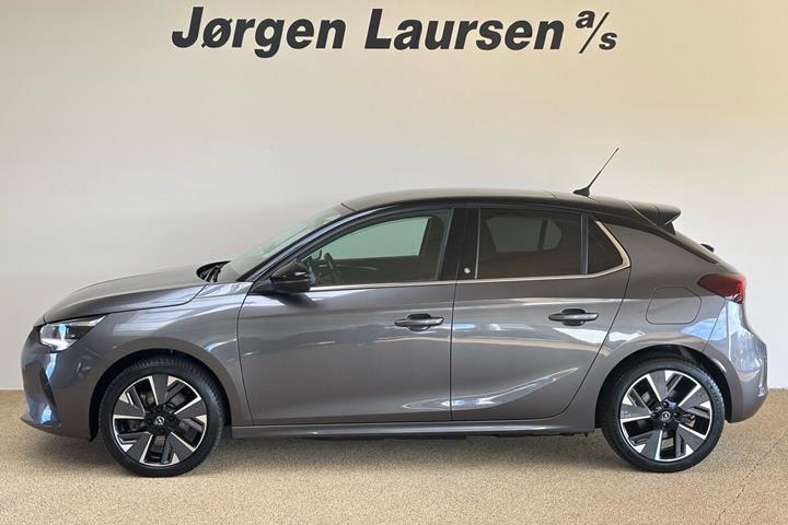 Grå Opel Corsa-e fra 2021