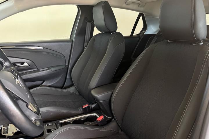 Grå Opel Corsa-e fra 2021