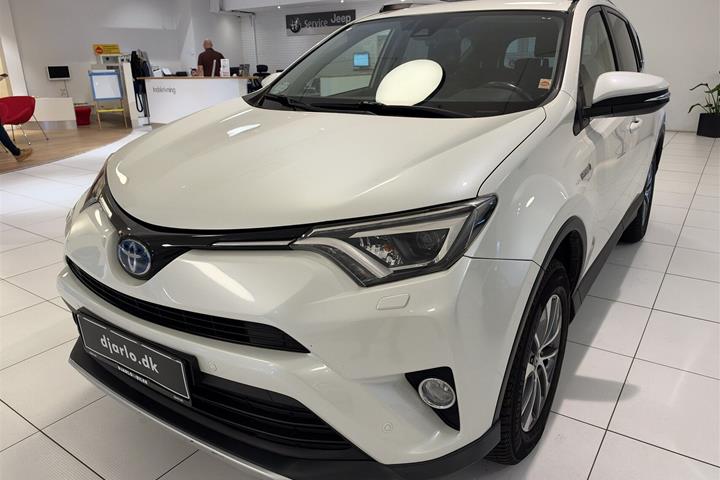 Hvid Toyota RAV4 fra 2016