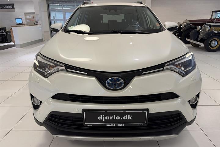 Hvid Toyota RAV4 fra 2016