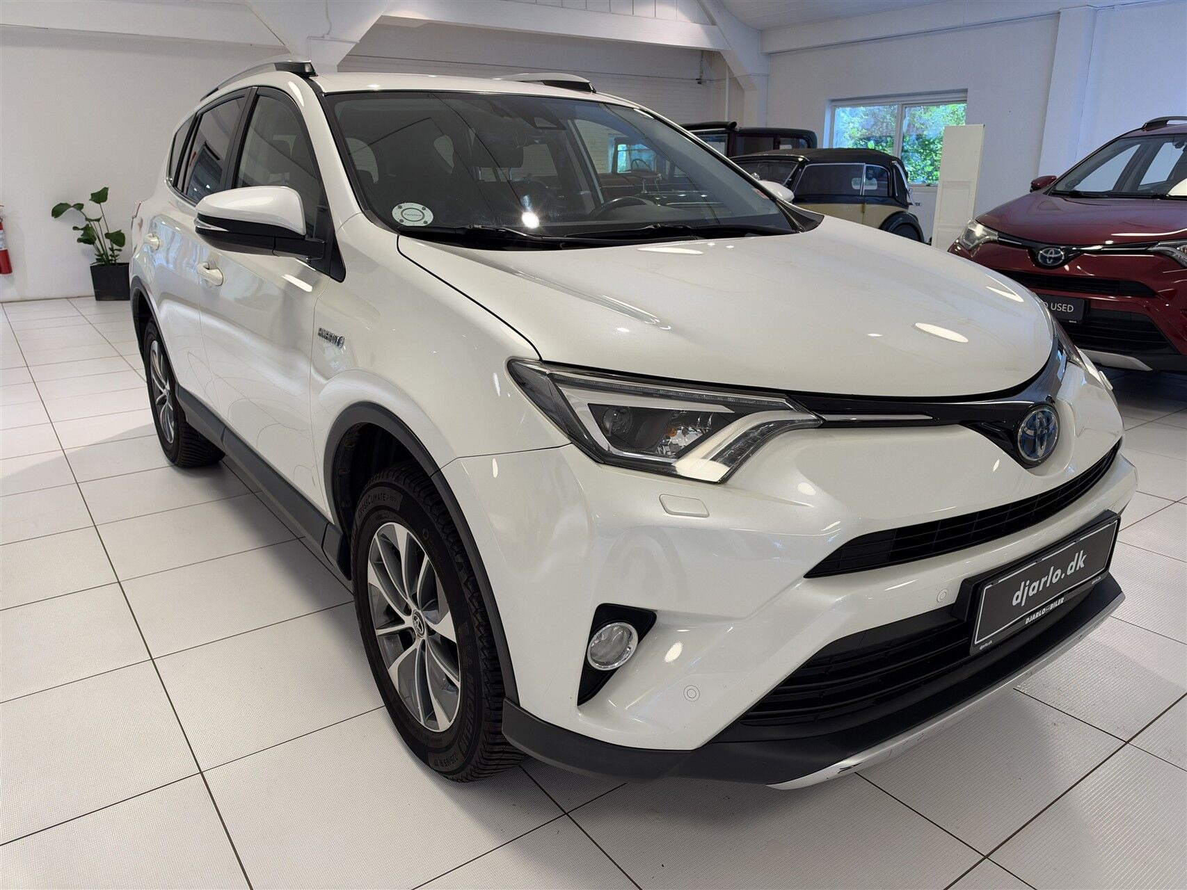 Hvid Toyota RAV4 fra 2016
