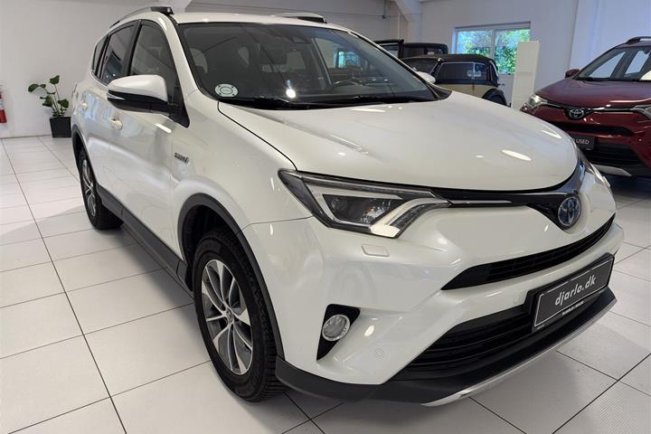 Hvid Toyota RAV4 fra 2016