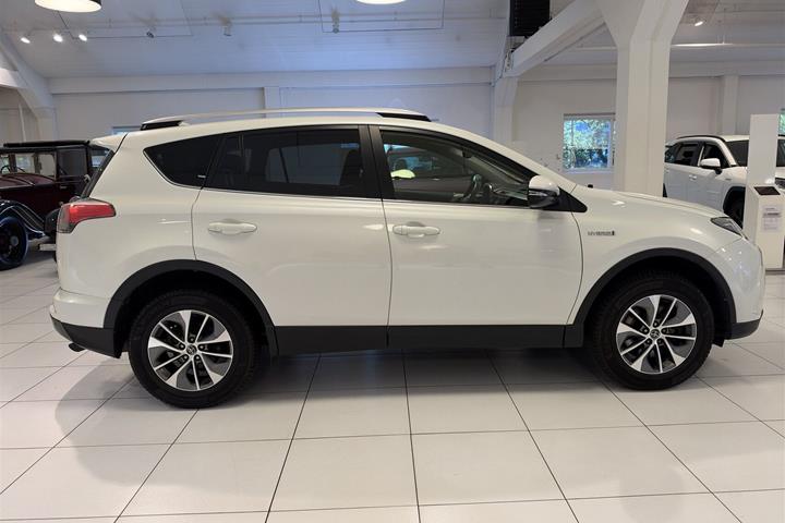 Hvid Toyota RAV4 fra 2016