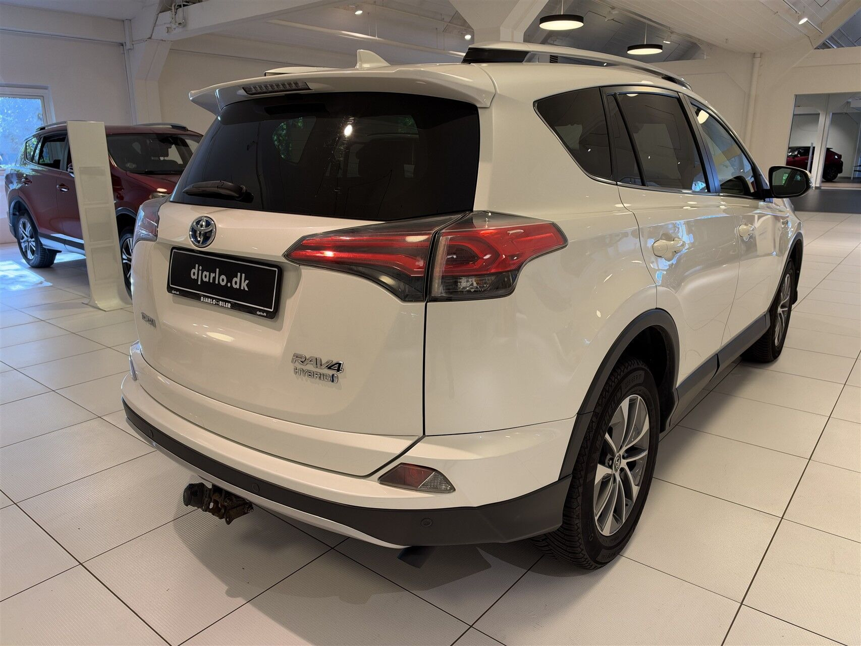 Hvid Toyota RAV4 fra 2016
