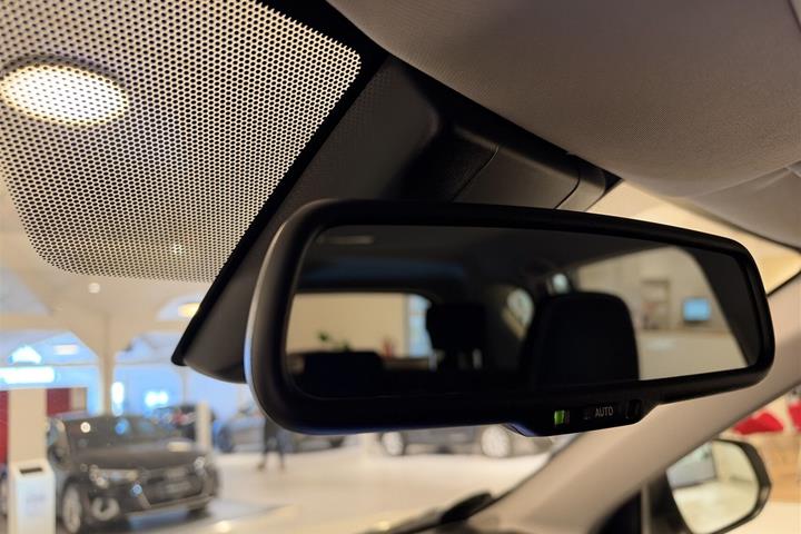 Hvid Toyota RAV4 fra 2016