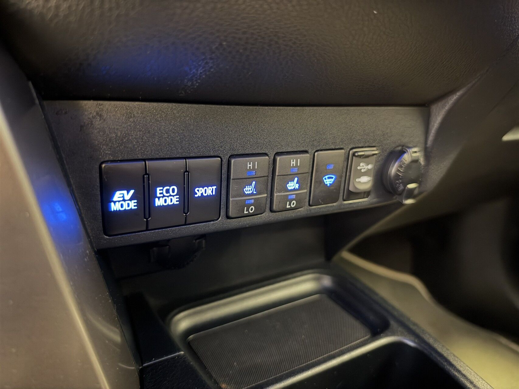 Hvid Toyota RAV4 fra 2016