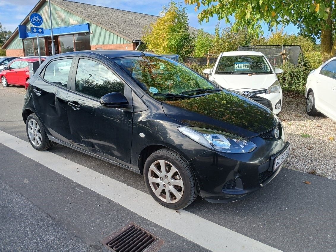 Sort Mazda 2 fra 2009