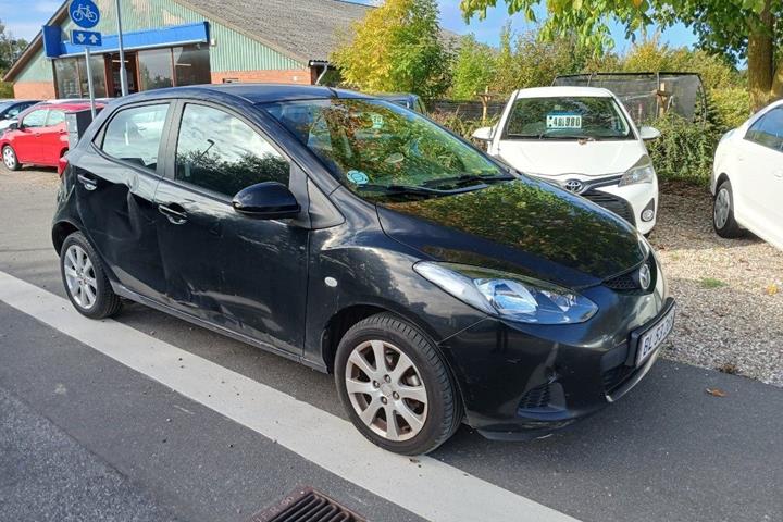 Sort Mazda 2 fra 2009