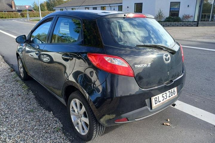 Sort Mazda 2 fra 2009