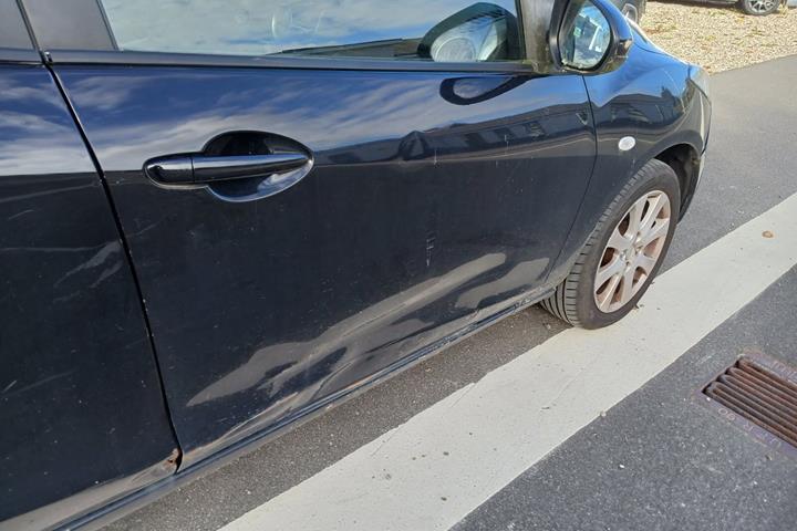 Sort Mazda 2 fra 2009