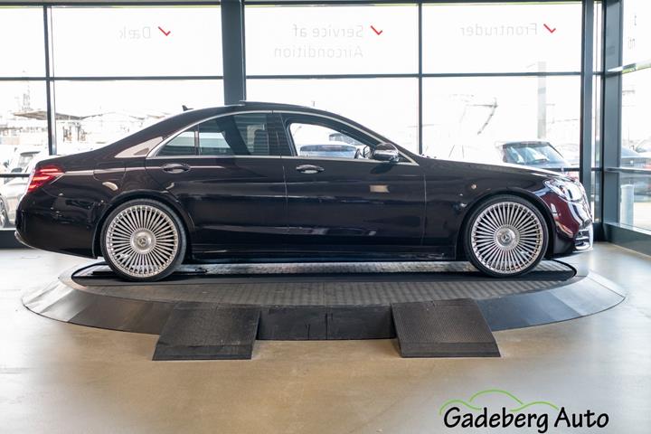 Brun Mercedes S560 fra 2019