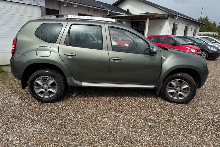 Grøn Dacia Duster fra 2015